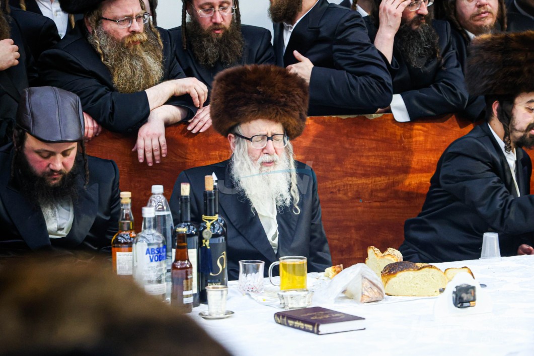 פורים אין חצר הקודש אמשינוב