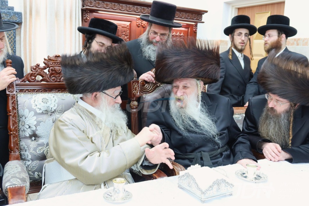 שמחת הברית בבית טשארנאביל - פינסק קארלין