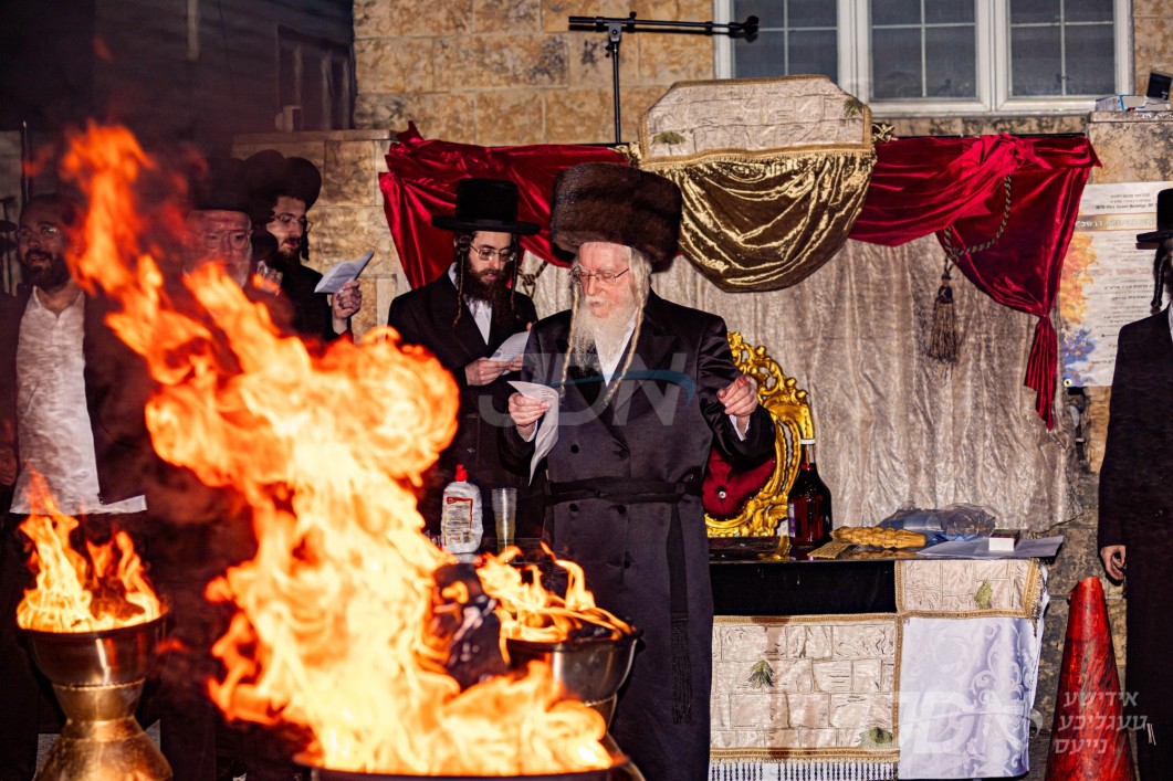 האדמו"ר מרימינוב ביים הדלקה ל"ג בעומר