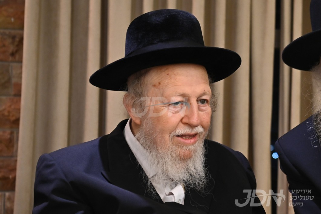 לקיים בנו חכמי ישראל: הגאון רבי אברהם יהושע סאלאווייטשיק שליט"א ר"י בריסק אין א קריטישן צושטאנד