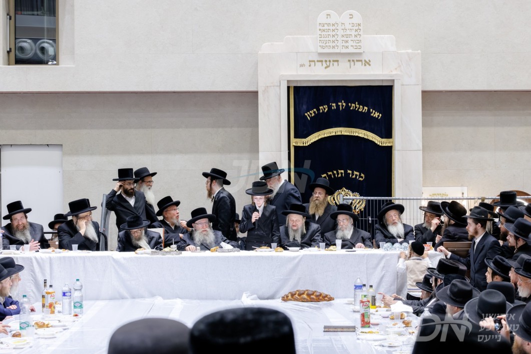 שמחת הבר מצוה פון אן אייניקל פון האדמו"ר מפשעווארסק