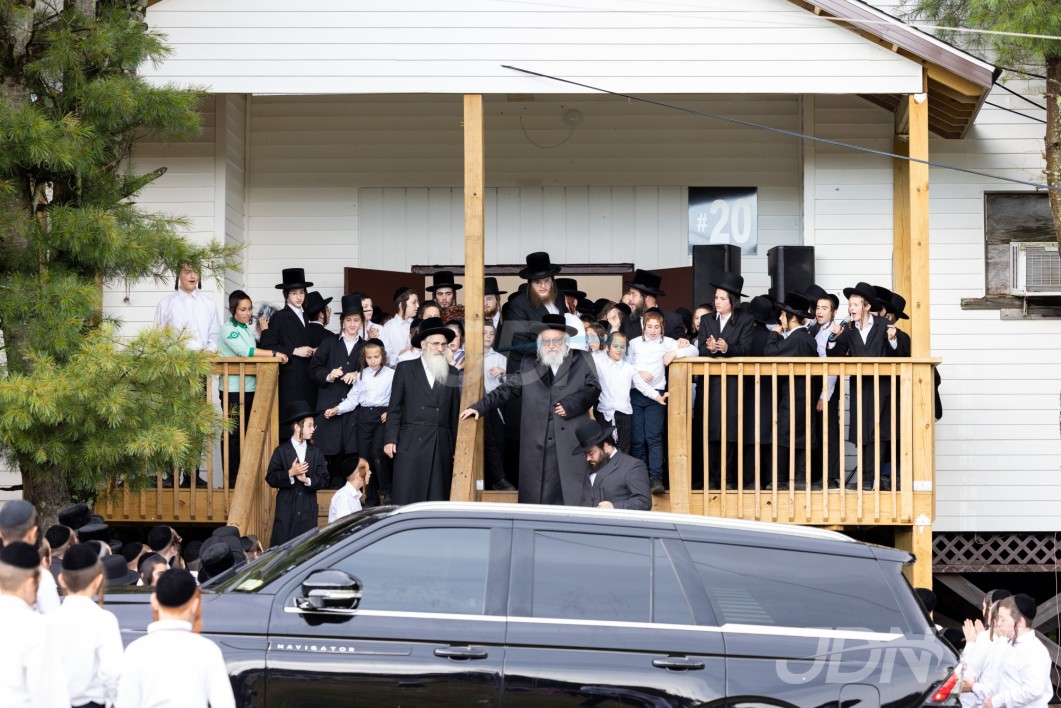 האדמו"ר מוויען באזוכט אין מחנה עדת יראים וויען