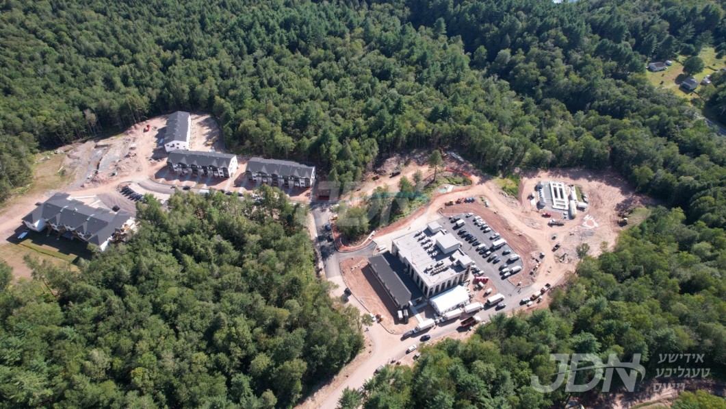 ברוך הטוב והמטיב: ענדגילטיגע פערמיטן ערהאלטן זיך צו קענען אריינציען אינעם נייעם ישוב "קרית סקווירא" אין אפסטעיט