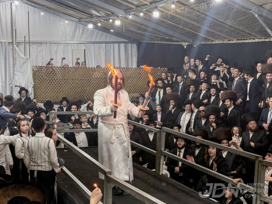 סוכות אין חצר הקודש קרעטשניף כפר עטה