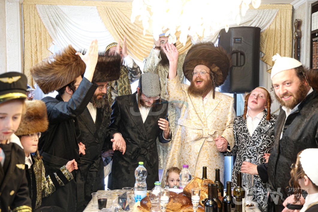 פורים אין חצר הקודש ספינקא בית שמש