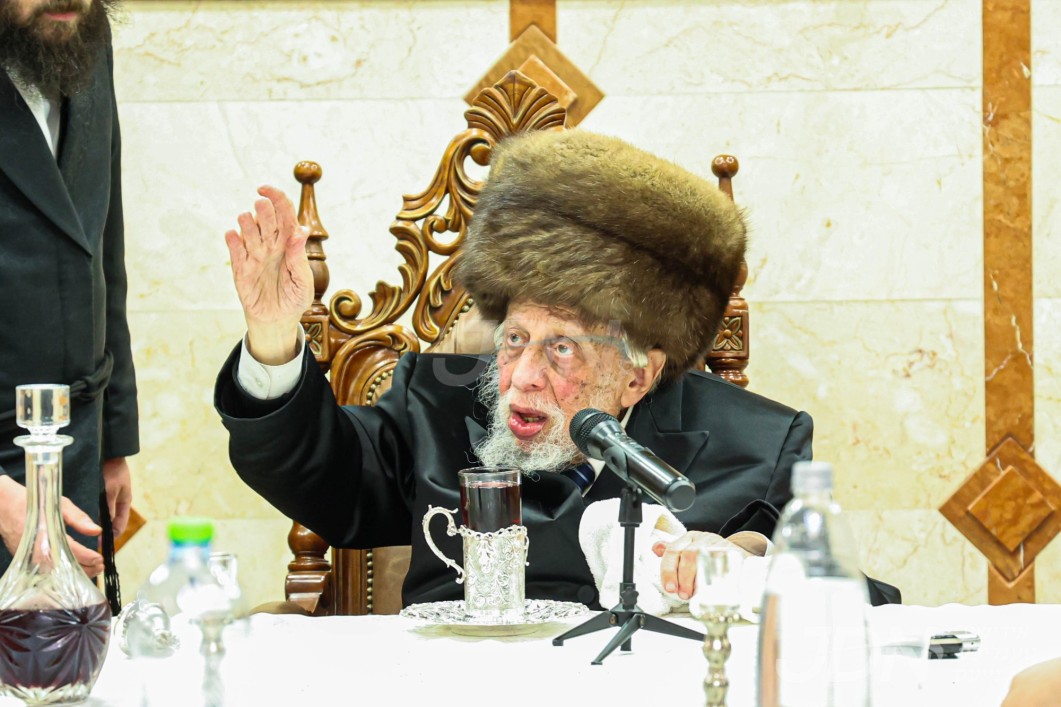 יארצייט פון הרה"ק בעל אוהב ישראל מאפטא זי"ע ביי האדמו"ר מקאפיטשניץ