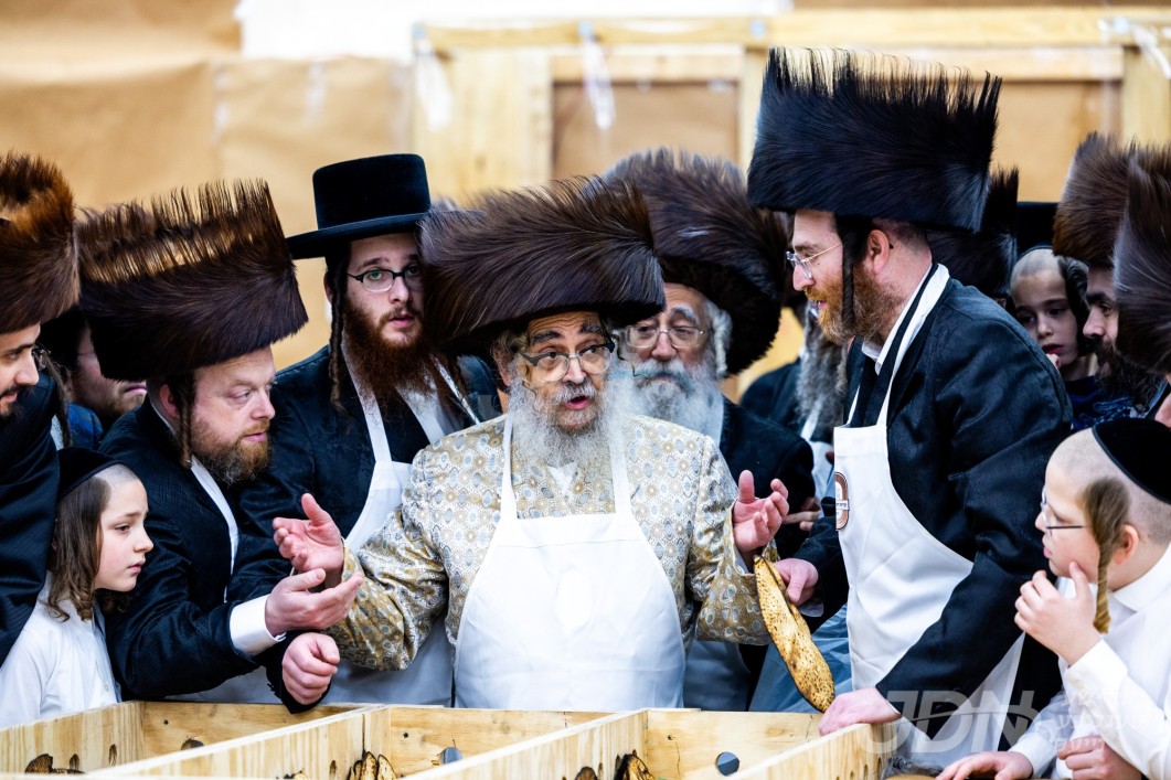 פסח אין חצר הקודש סאטמאר