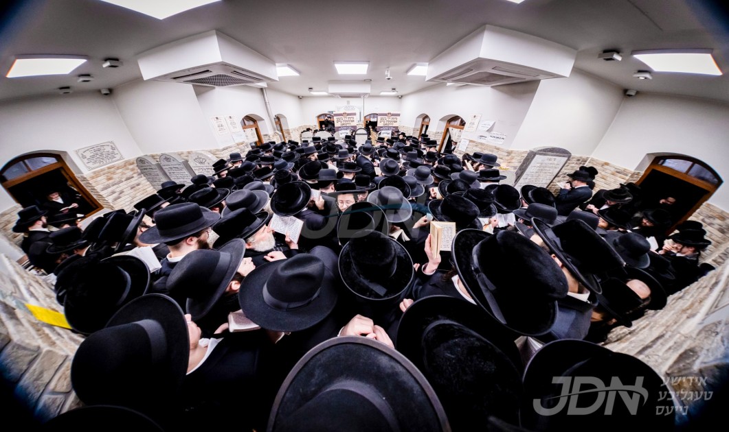 יומא דהילולא קדישא פון מרן הרה"ק מצאנז זי"ע אין די שטאט צאנז, פוילין