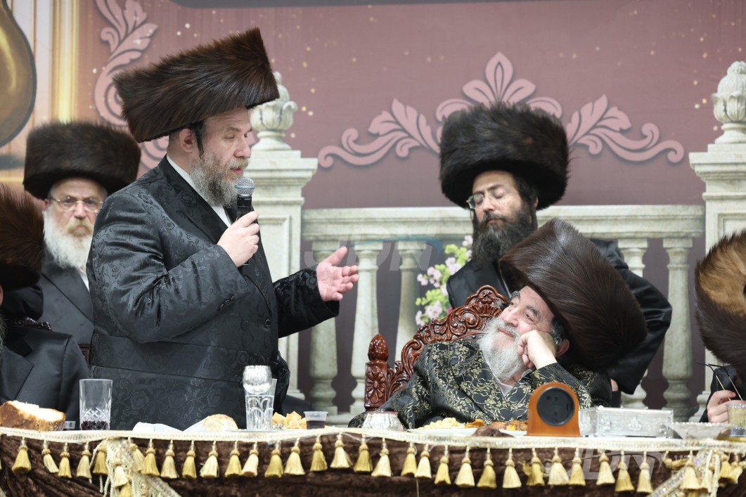 הגה"צ ר' יעקב מרדכי האגער שליט"א אב"ד וויזניץ אלעד, ארויס מיט א קריטישע רוף צו כלל חסידי וויזניץ איינצורייסן לרפואת אביו הגדול האדמו"ר מוויזניץ לרפו"ש
