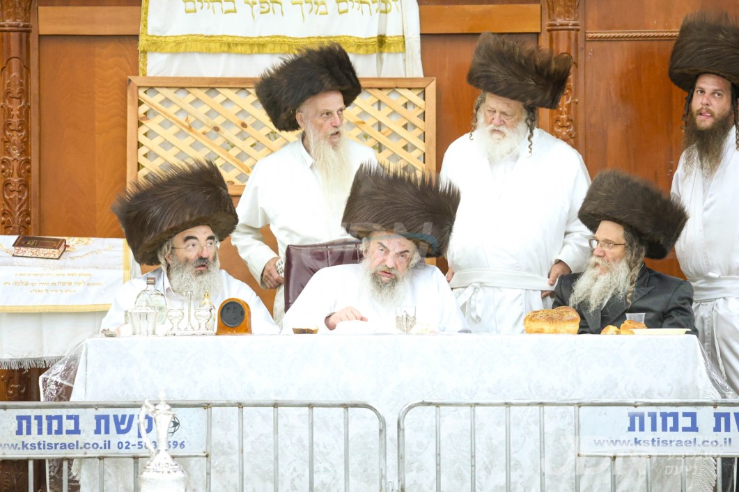 מוצאי ראש השנה אין חצר הקודש לעלוב