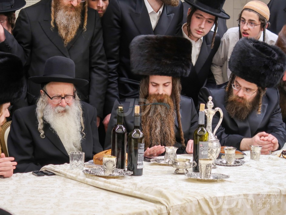 האדמו"ר מאמשינאוו ארה"ב נעמט אונטער א לענגערע נסיעה קיין ארץ ישראל, לכבוד די שמחה בחצרות בית אמשינוב