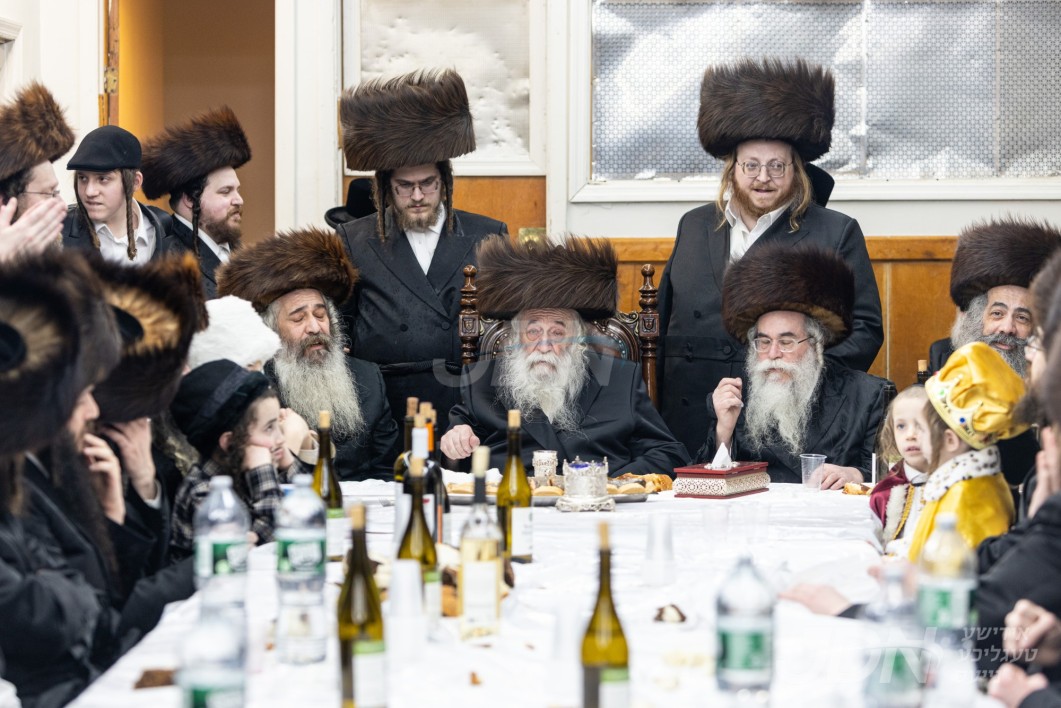 פורים אין חצר הקודש טשערנאביל