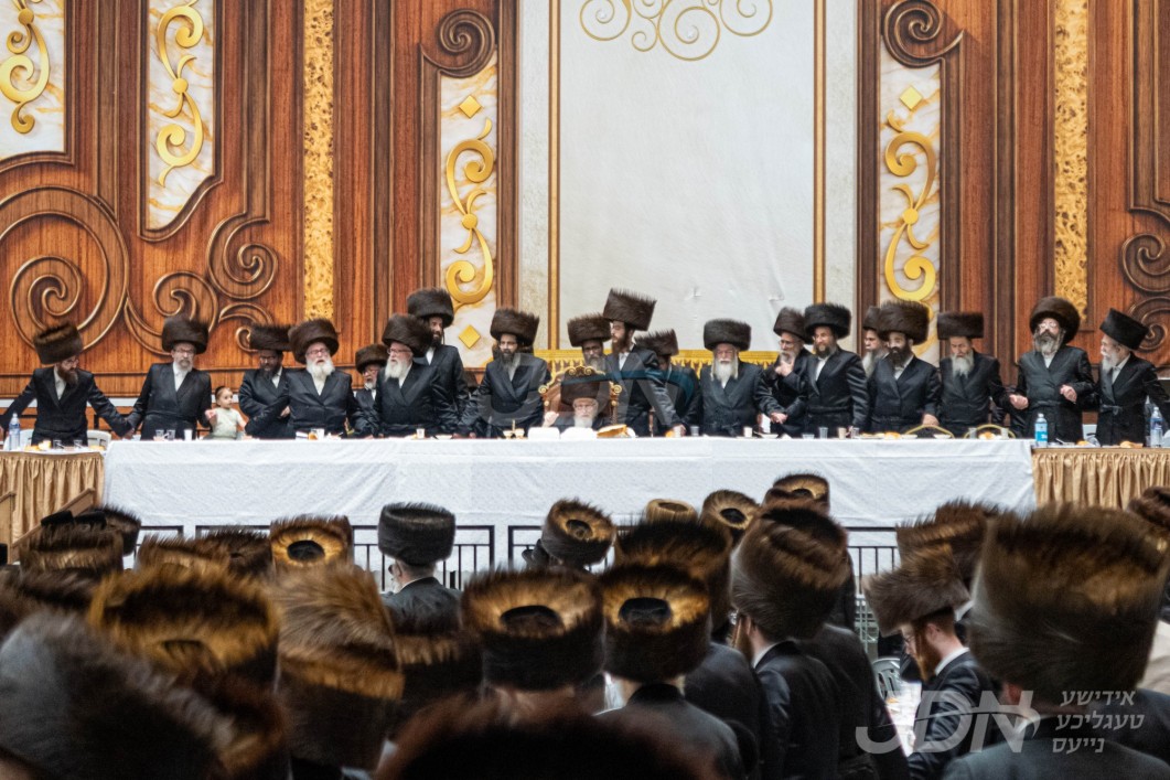 שמחת השבע ברכות פון אן אור אייניקל פון האדמו"ר מסקווירא און אייניקל פון האדמו"ר מזוועהיל