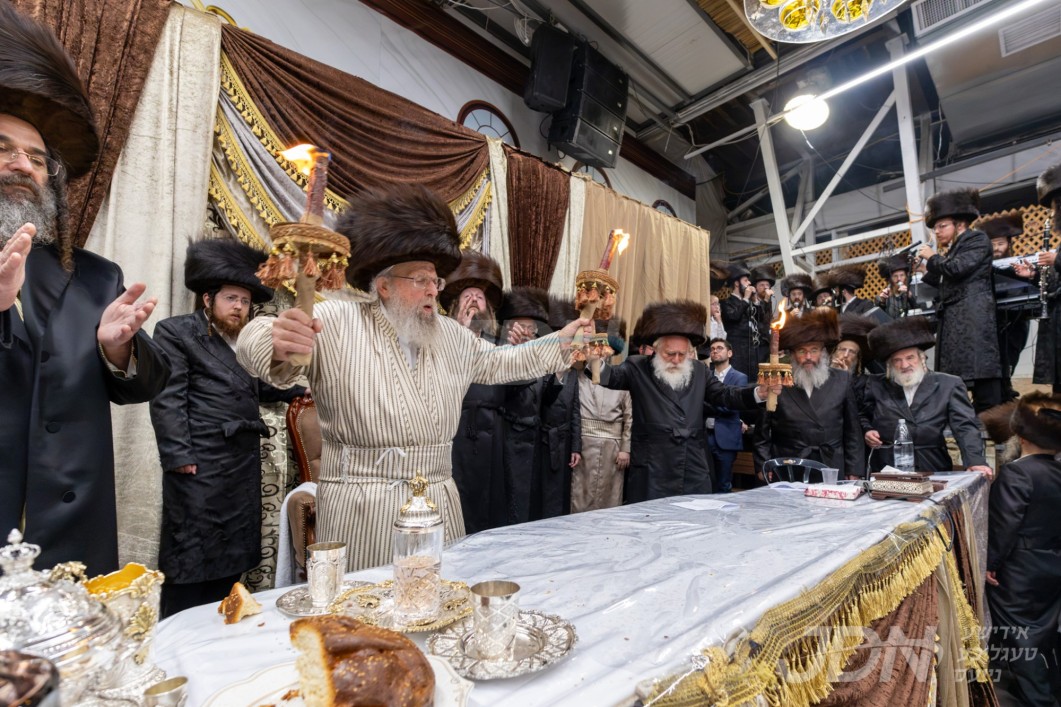 סוכות אין חצר הקודש פינסק קארלין