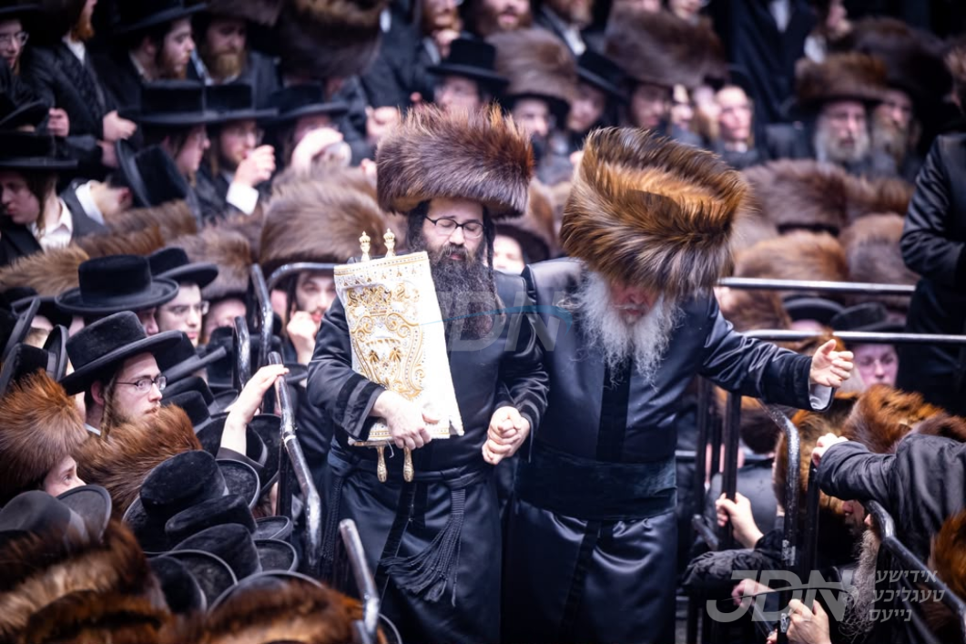 ובכן לך יכתירו: האדמו"ר מסאטמאר איז ממנה בנו הצעיר הגה"צ ר' ליפא שליט"א אלס רב ביהמ"ד החדש ויואל משה שכונת פלאשינג אין וויליאמסבורג