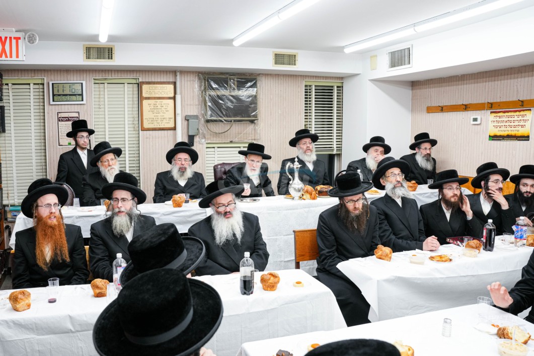 יארצייט פון הרה"ק בעל ויחי יוסף מפאפא זי"ע ביי בנו הגה"צ אבד"ק פאפא ב"פ