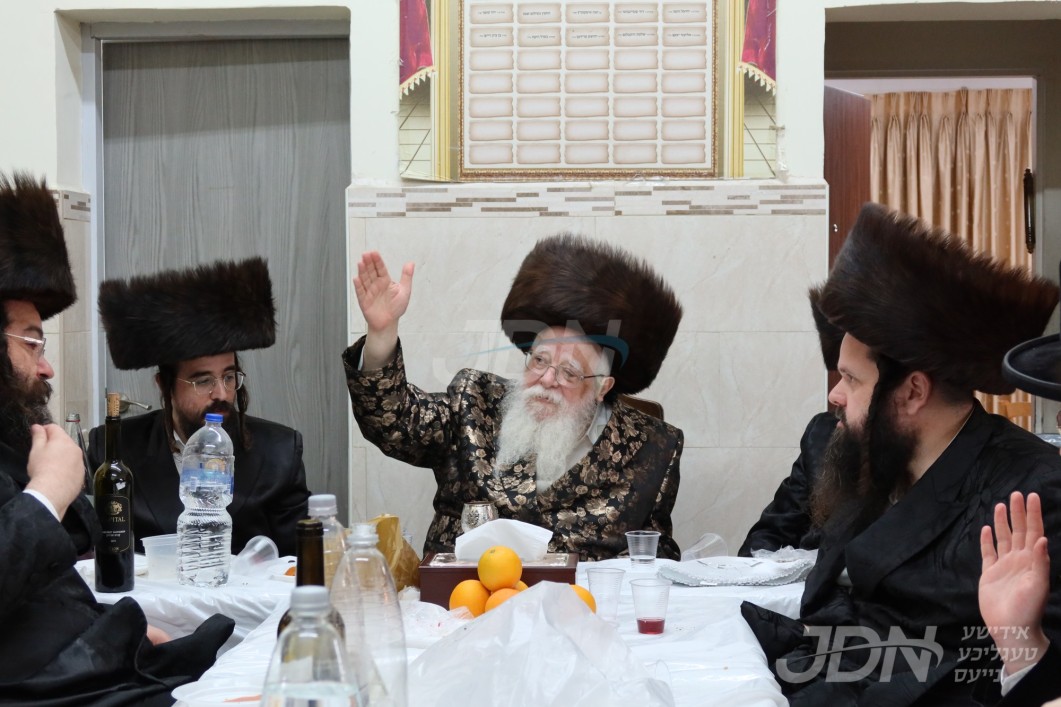 פסח אין חצר הקודש שאץ וויזניץ