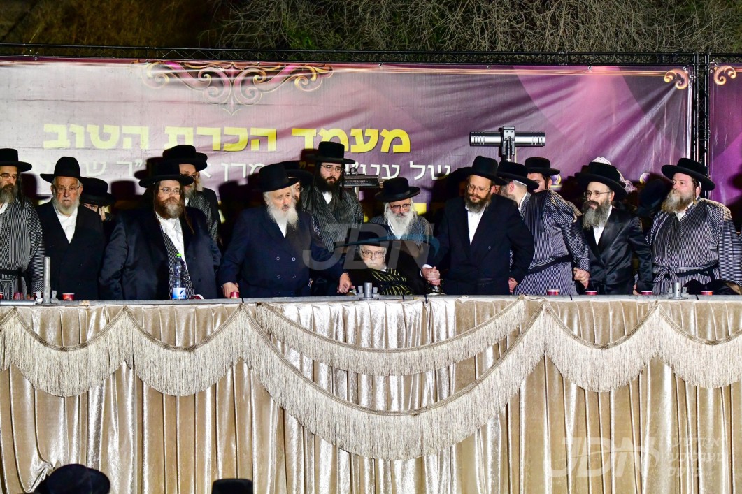 מעמד והריקותי ביים קבר פון חוני המעגל פאר תומכי ביהמ"ד הגדול תולדות אברהם יצחק