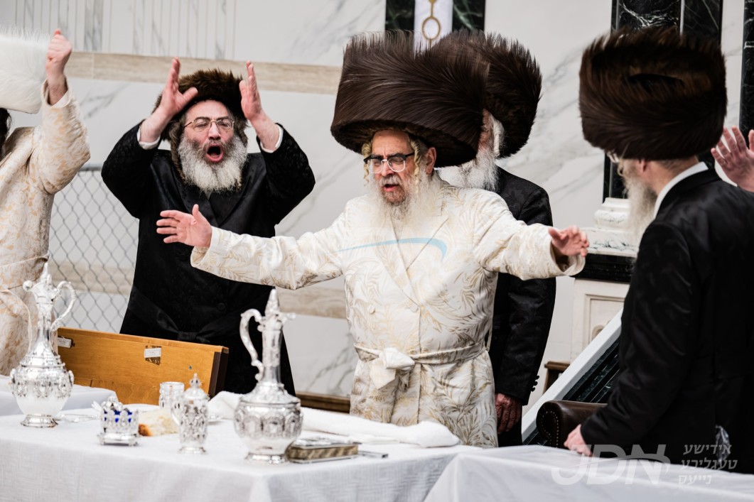 פורים אין חצר הקודש סאטמאר