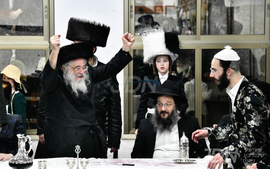 פורים אין חצר הקודש חוג חתם סופר