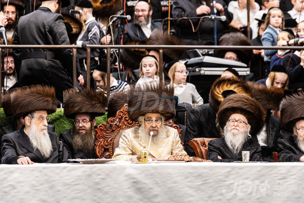 גרויסער מעמד "מסירת מתנות כהונה" וועט פארקומען בחצר הקודש סאטמאר, אייגענארטיגע מעמד "הפייסות" צו אויסוועלן א כהן ברבים