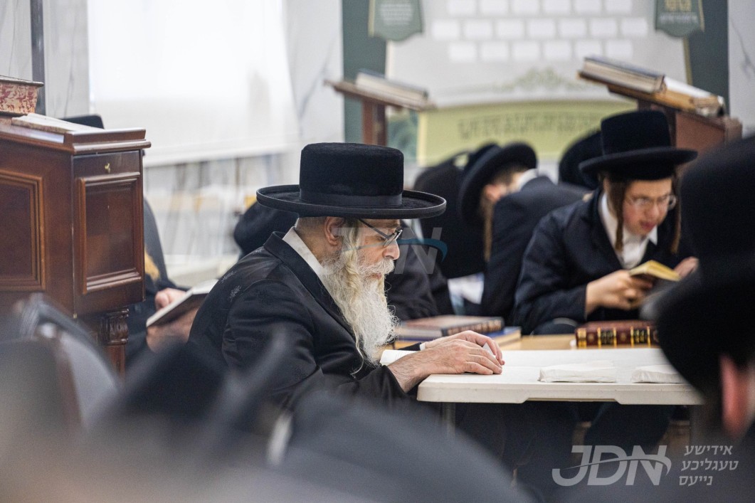 תשעה באב ביי האדמו"ר מזידיטשויב פרעמיסלא