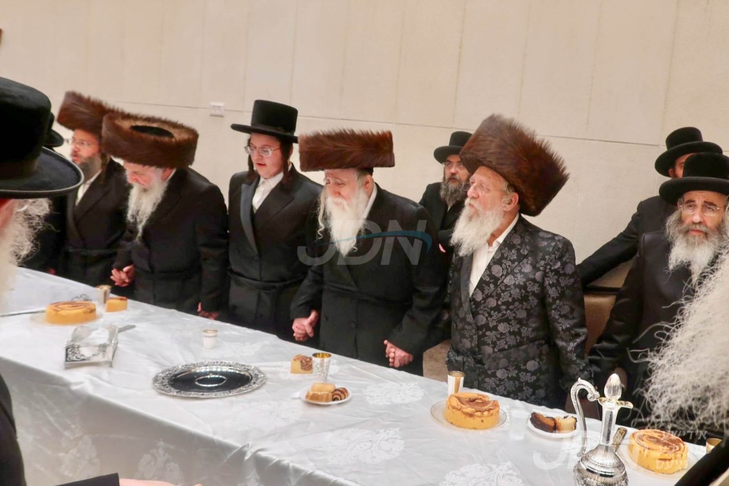 שמחת התנאים בבית מחנובקה בעלזא - שאץ - טשעבין