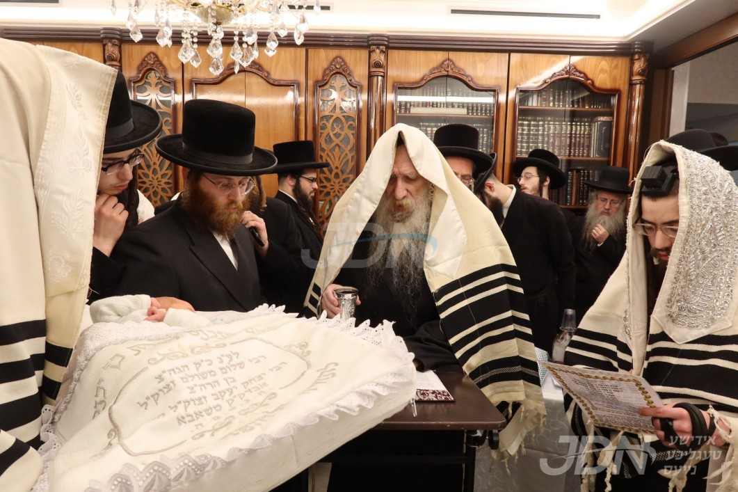 שמחת הברית פון אן אור אייניקל פון האדמו"ר מטשארנאביל און אייניקל פון הגה"צ רבי נחמן בידערמאן