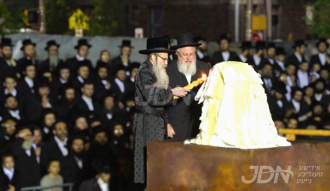 ל"ג בעומר אין חצר הקודש צאנז זוועהיל