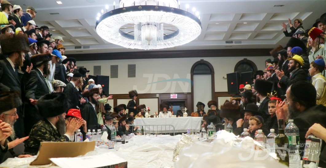 פורים אין חצר הקודש סקולען פון לעיקוואד