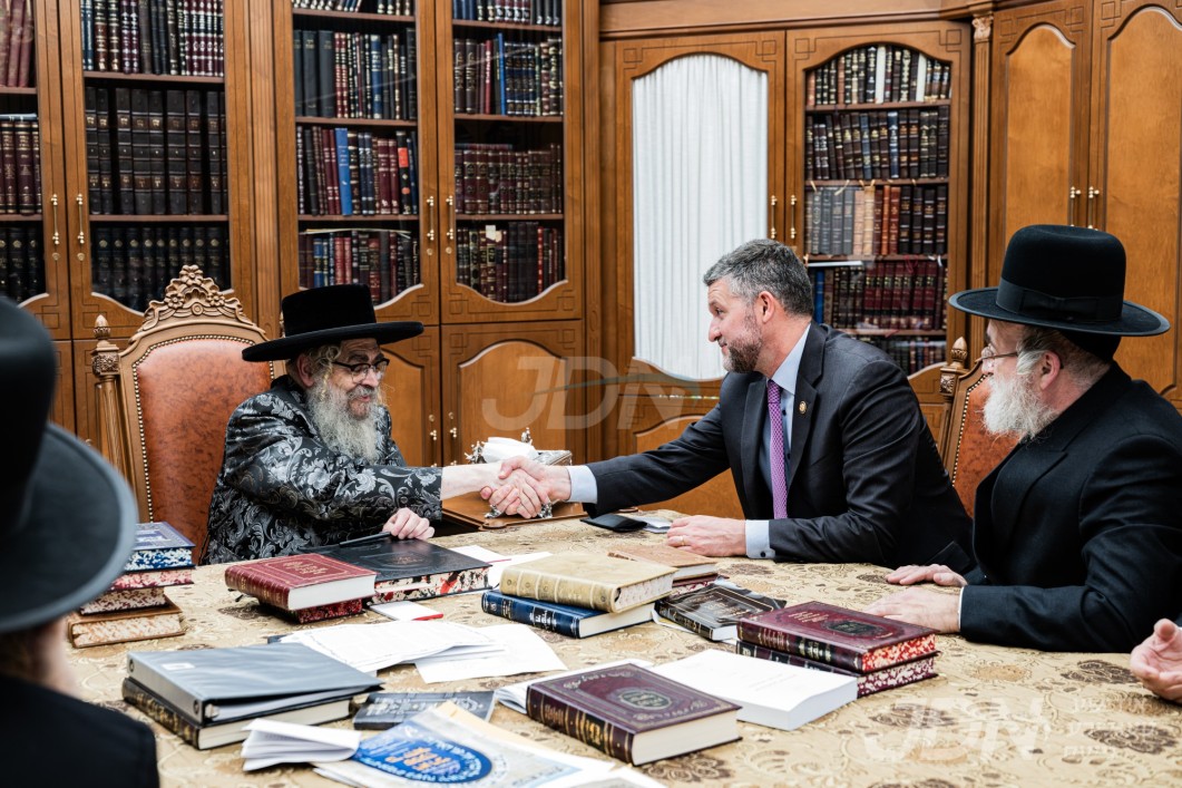 קאנגרעסמאן פעט רייען באזוכט ביי האדמו"ר מסאטמאר