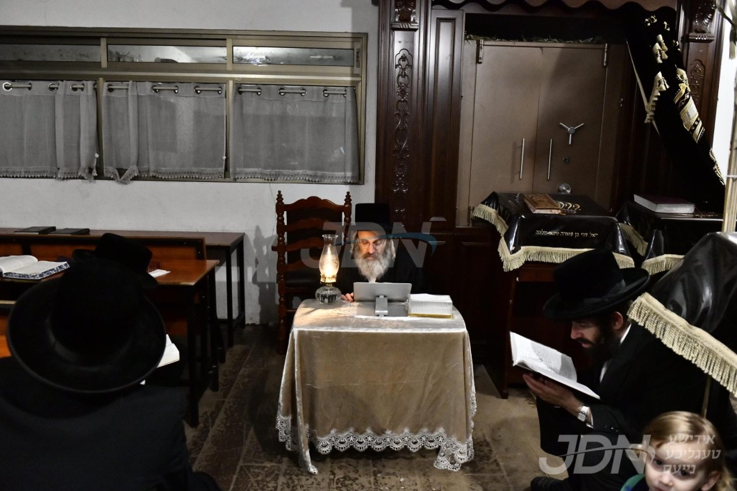 תשעה באב ביי האדמו"ר מזוטשקא אמסנא