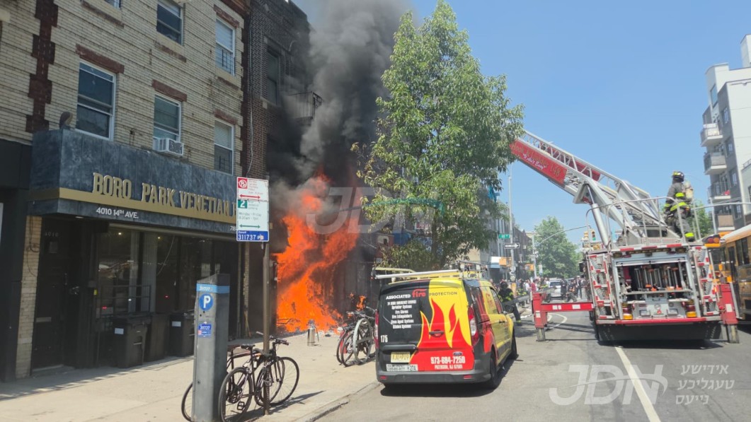 העלישע פייער ברענט אין א לאקאלע געשעפט אין בארא פארק
