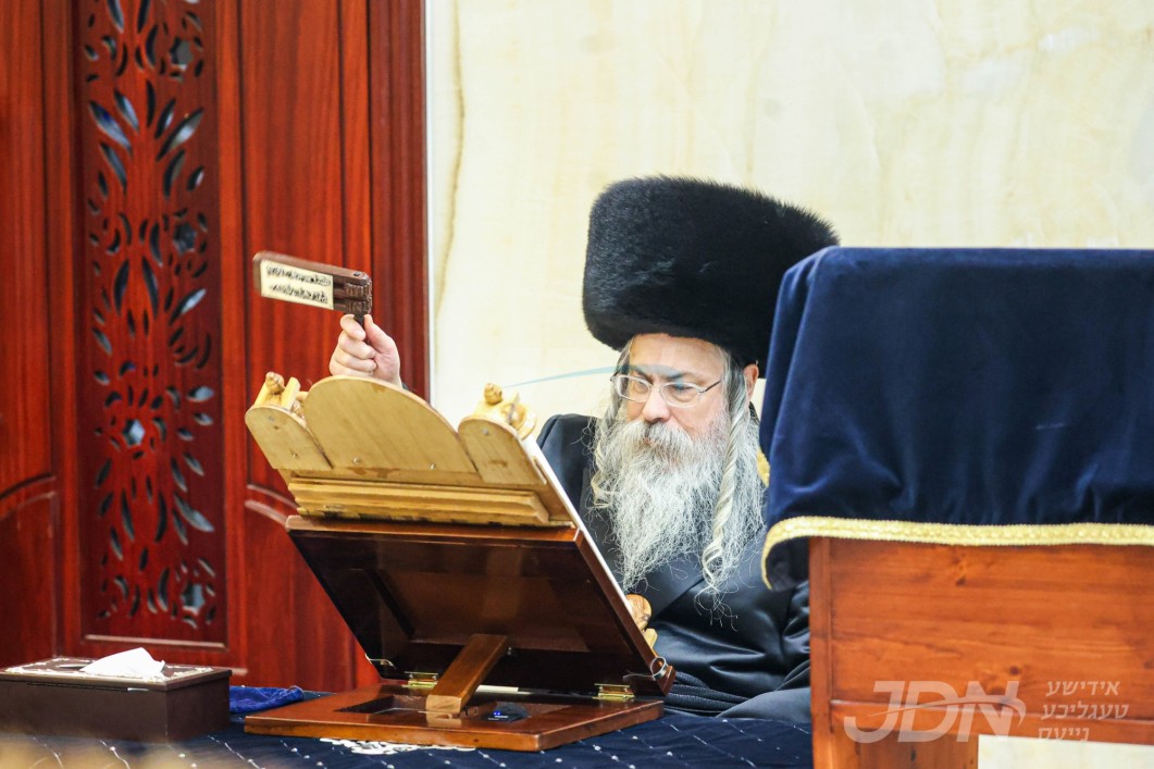 פורים אין חצר הקודש טאלנא