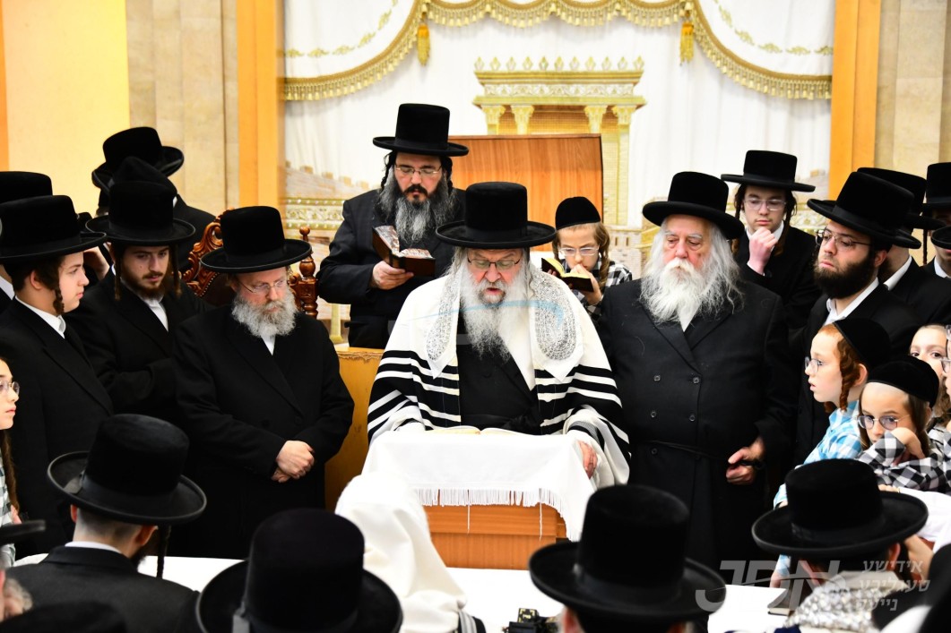 האדמו"ר מנדבורנה ביי התרת נדרים ערב ראש השנה