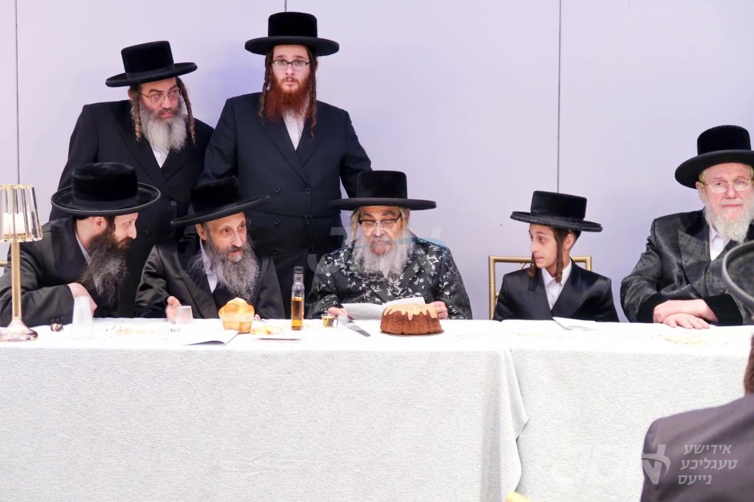 שמחת הבר מצוה פון אן אייניקל פון גאב"ד סאטמאר מאנטריאל